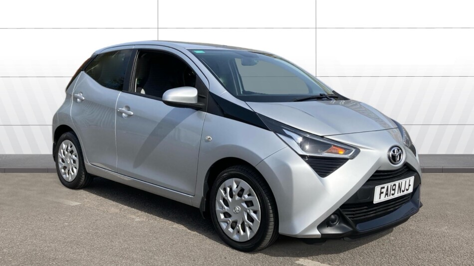 Toyota Aygo 1.0 VVT-i X-Play 5dr x-shift Petrol Hatchback
